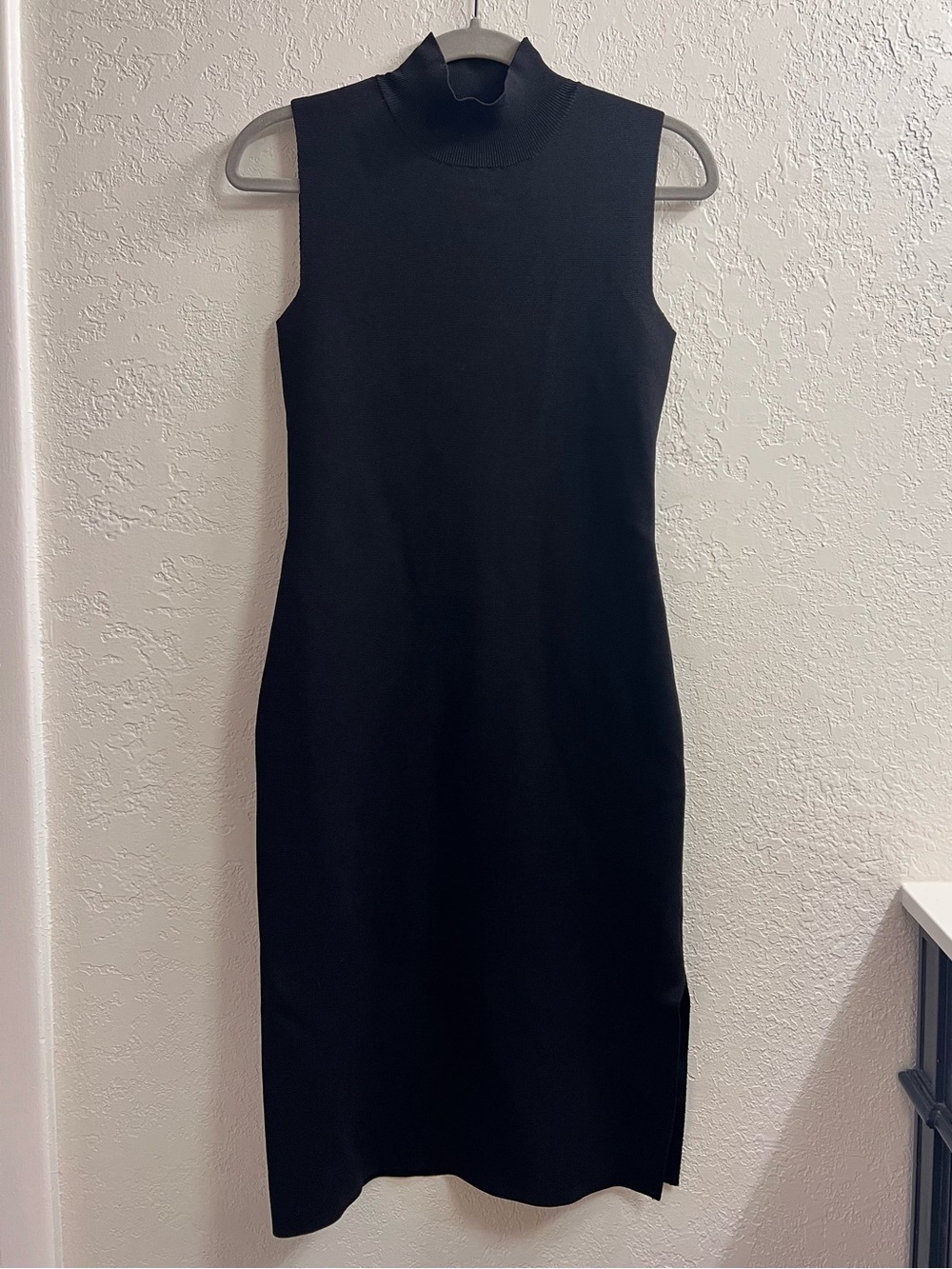 House of Harlow 1960 Black Ribbed Sleeveless Turtleneck Sweater
